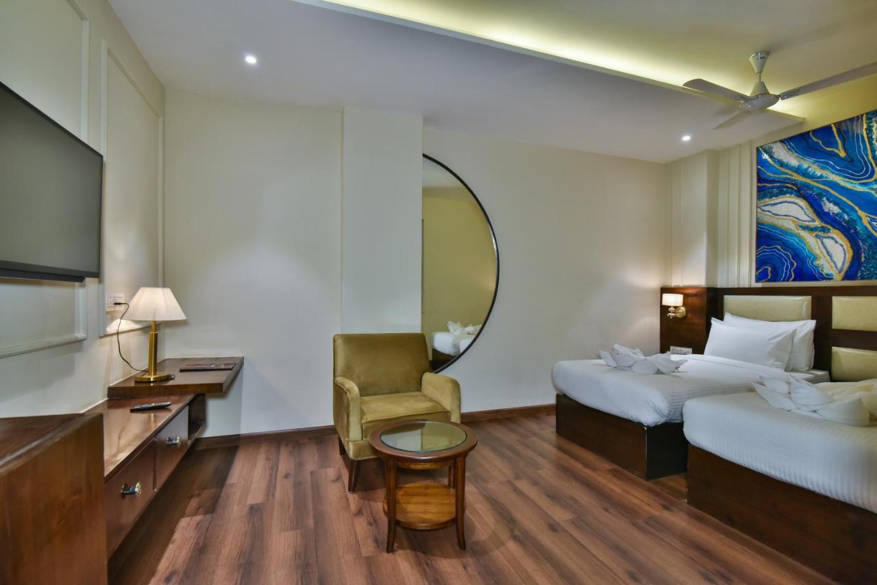 Hotel Br Grand With Nimo Club Amritsar -5 Mint From Golden Temple Kültér fotó