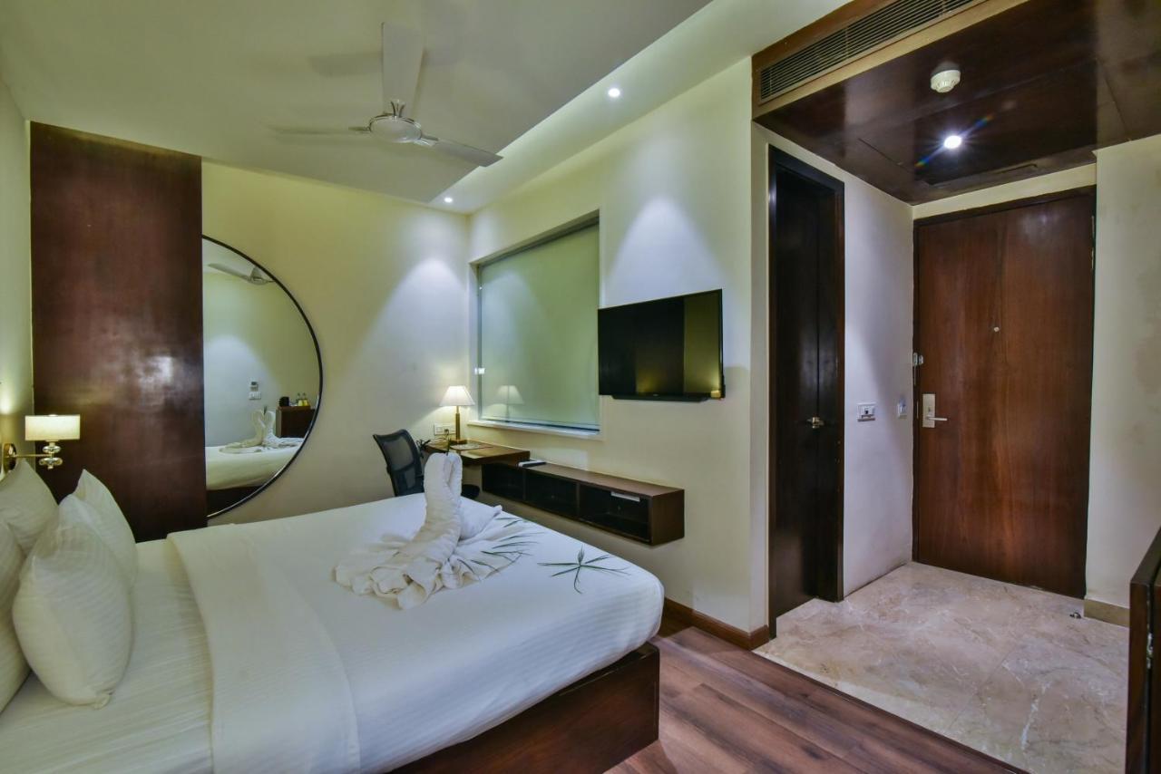 Hotel Br Grand With Nimo Club Amritsar -5 Mint From Golden Temple Kültér fotó